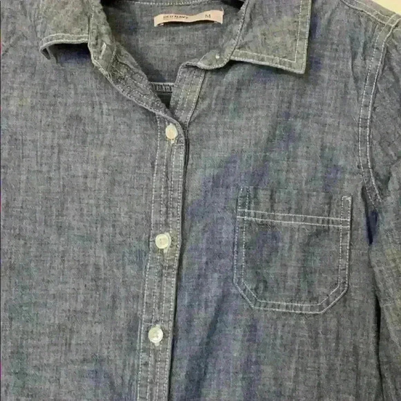 Old navy chambray shirt - Picture 2 of 3
